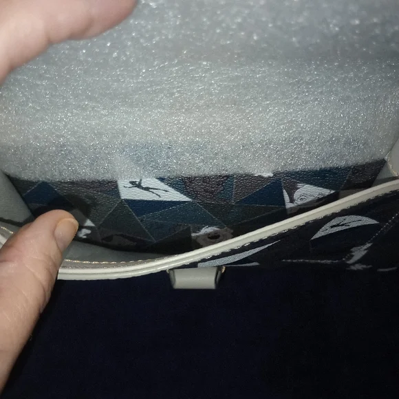 NWT Dooney & Bourke Disney 100th Anniversary collection bag - Picture 9 of 16